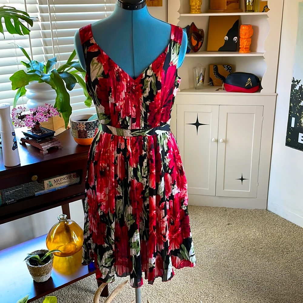 White House/Black Market Dress, floral cocktail wedding guest a-line dress